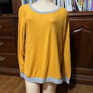 Maurice’s Women’s Gold Tunic Sweater, Large